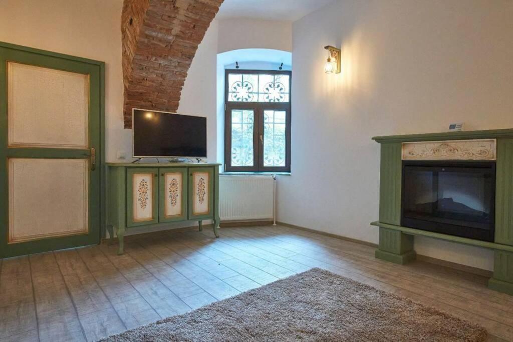 Vintage Apartament ,, Nicolux,, Centrul Vechi- Brasov Exterior photo